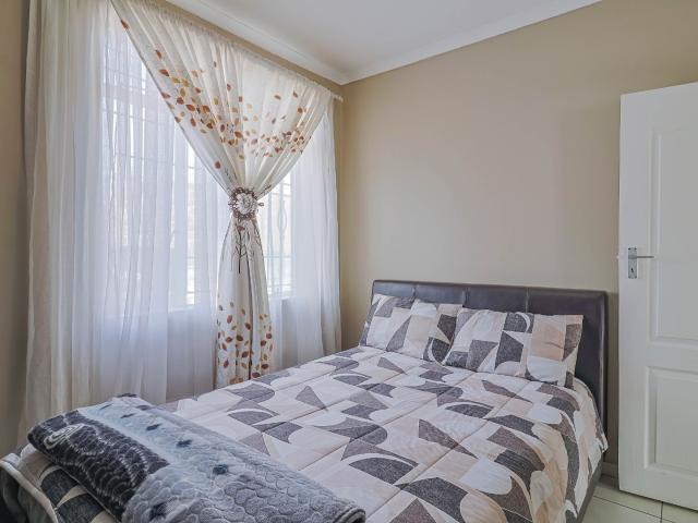 3 Bedroom House For Sale in Westbury