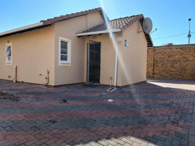 3 Bedroom House For Sale in Witpoortjie