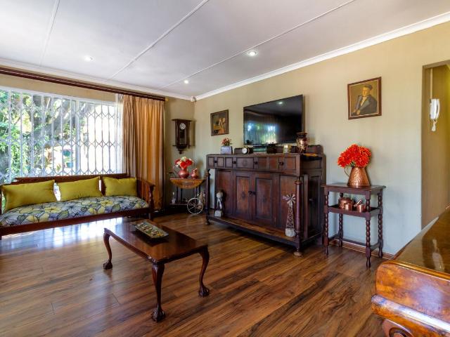 3 Bedroom house for sale in Wilgeheuwel, Roodepoort