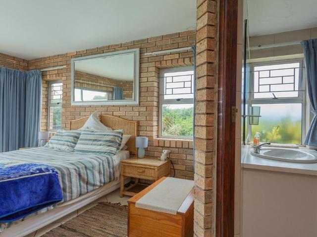 3 Bedroom house for sale in Wilderness Central
