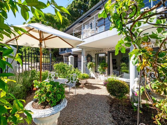 3 Bedroom House For Sale in Wilderness Central