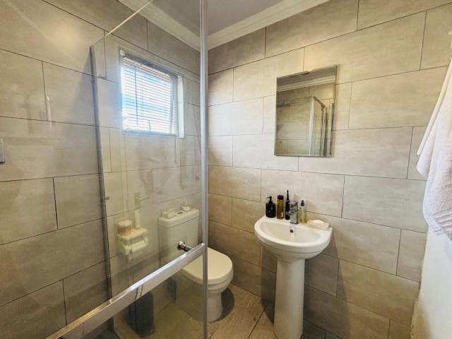 3 Bedroom House For Sale in Wilsonia