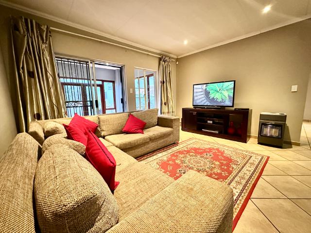3 Bedroom House For Sale in Thatchfield Estate