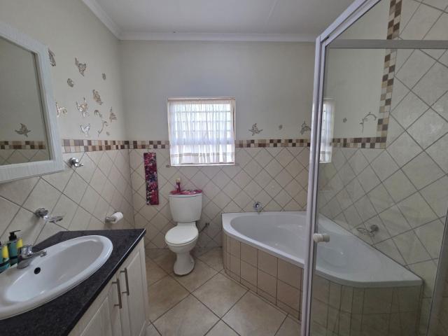 3 Bedroom House For Sale in The Retreat