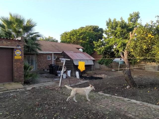 3 Bedroom house for sale in Theresapark, Akasia