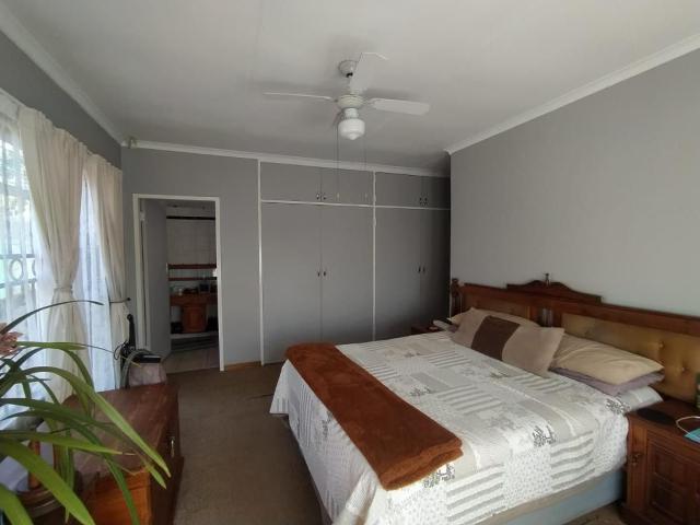 3 Bedroom house for sale in Theresapark, Akasia