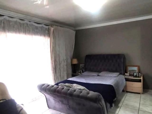 3 Bedroom house for sale in Theresapark, Akasia