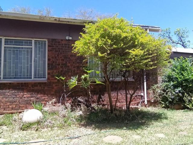 3 Bedroom house for sale in Theresapark, Akasia