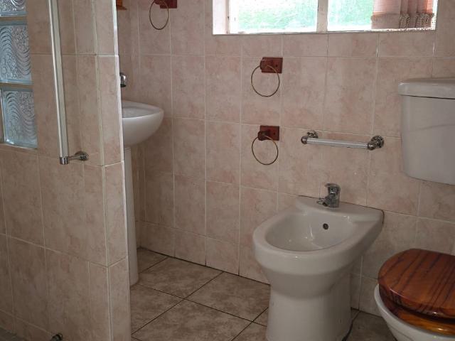 3 Bedroom House For Sale in Tulisa Park