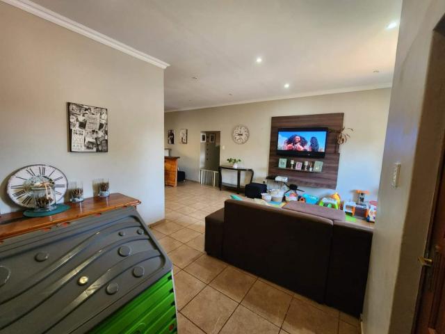 3 Bedroom House For Sale in Tzangeni