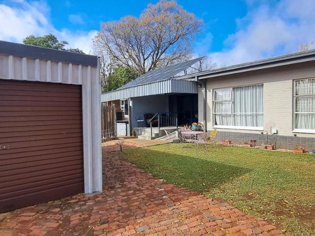 3 Bedroom House For Sale in Universitas