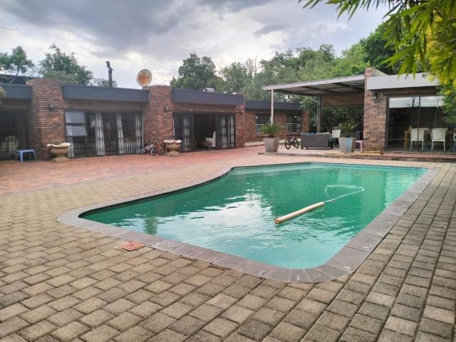 5 Bedroom house for sale in Universitas, Bloemfontein