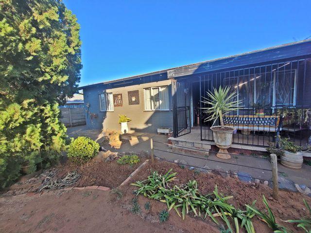 3 Bedroom House For Sale in Uitsig