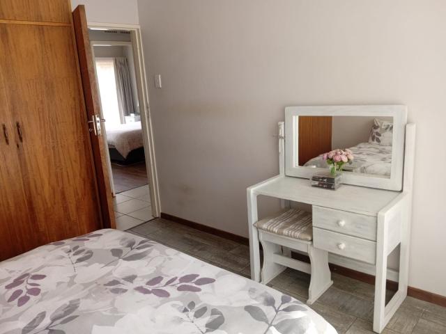 3 Bedroom House For Sale in Uitsig