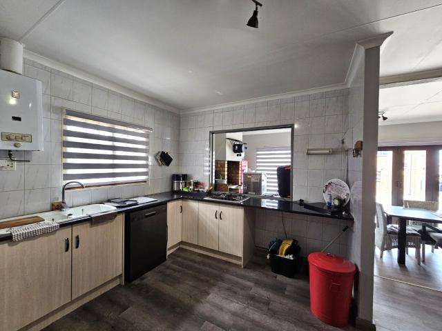 3 Bedroom House For Sale in Vaal Marina