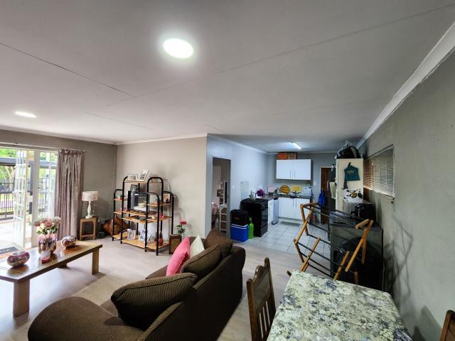 3 Bedroom House For Sale in Val De Grace