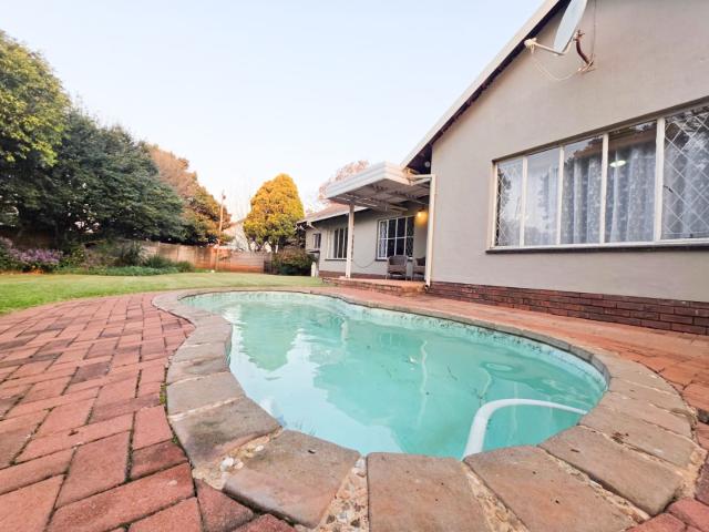 3 Bedroom House For Sale in Valhalla