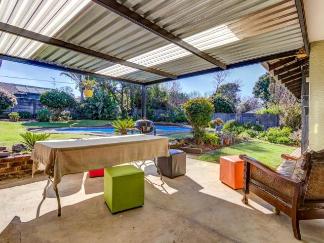 3 Bedroom House For Sale in Van Riebeeck Park