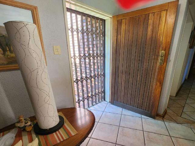 3 Bedroom house for sale in Vanderbijlpark SE 4