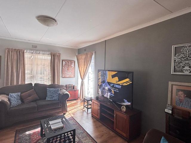 3 Bedroom house for sale in Vanderbijlpark SE 6