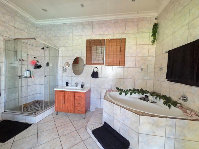 3 Bedroom House For Sale in Verwoerdpark