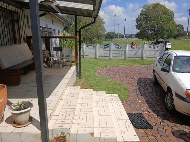 3 Bedroom House For Sale in Verwoerdpark