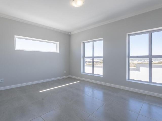 3 Bedroom house for sale in Yzerfontein