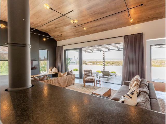3 Bedroom house for sale in Yzerfontein