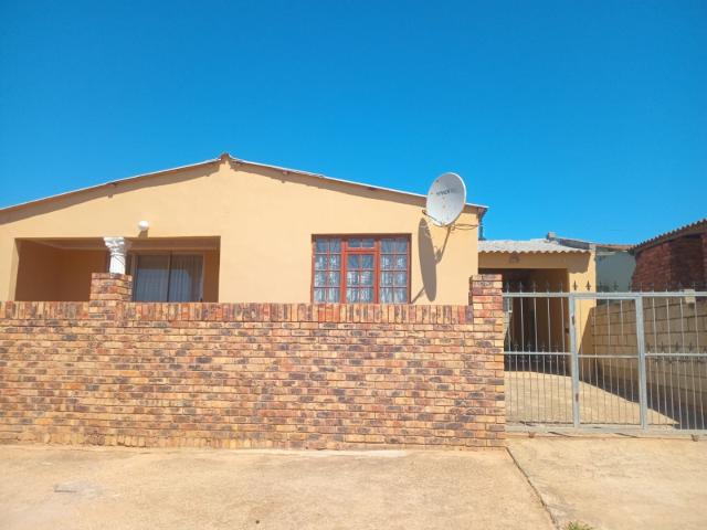3 Bedroom House For Sale in Zwide