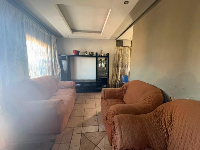 3 Bedroom House For Sale in Zwide