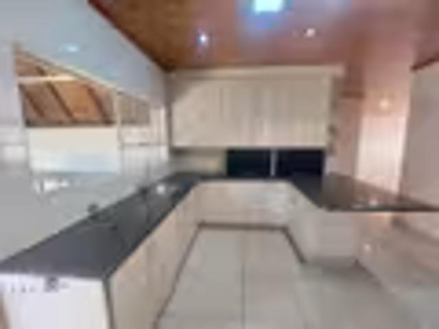 3 Bedroom House Flora Gardens Flora Gardens 103693799