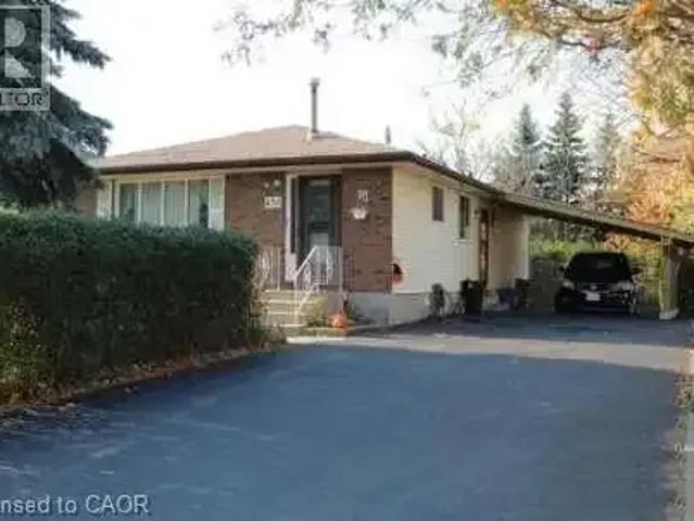 3 Bedroom House Kitchener ON LS100443712