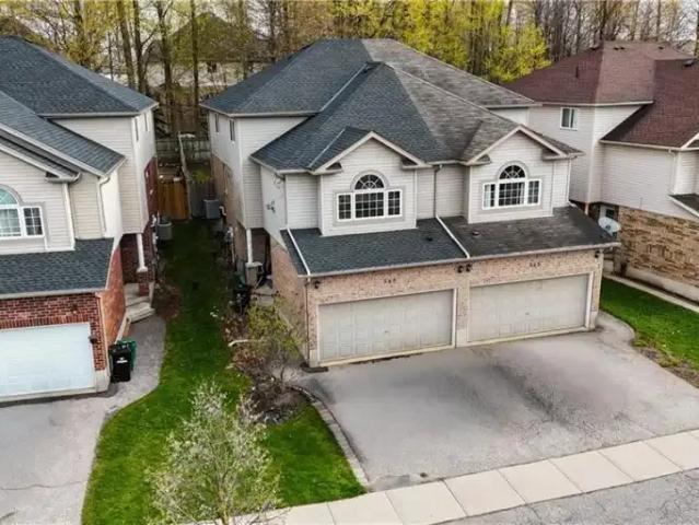3 Bedroom House Kitchener ON LS101879454