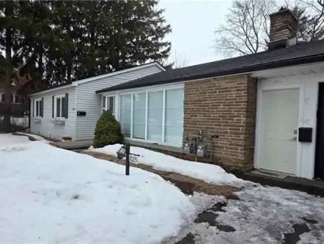 3 Bedroom House Kitchener ON LS101948479