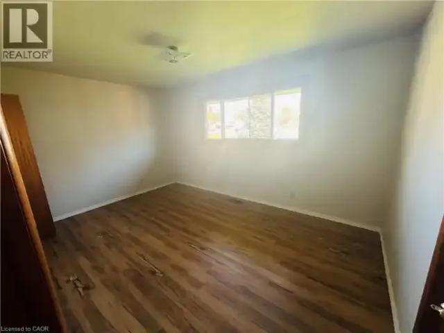 3 Bedroom House Kitchener ON LS102113843