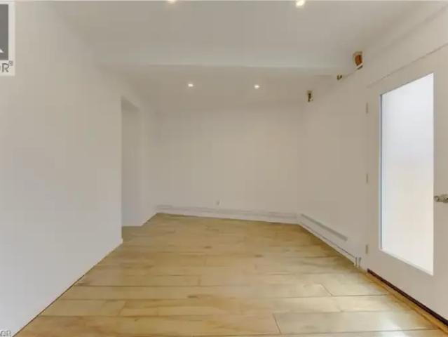 3 Bedroom House Kitchener ON LS102794922