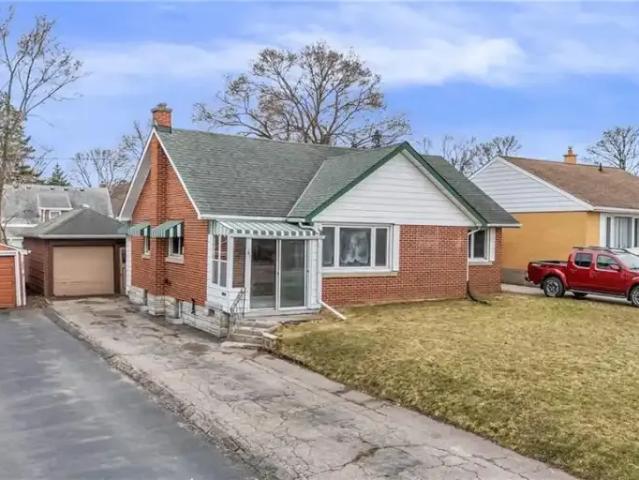 3 Bedroom House Kitchener ON 100840220