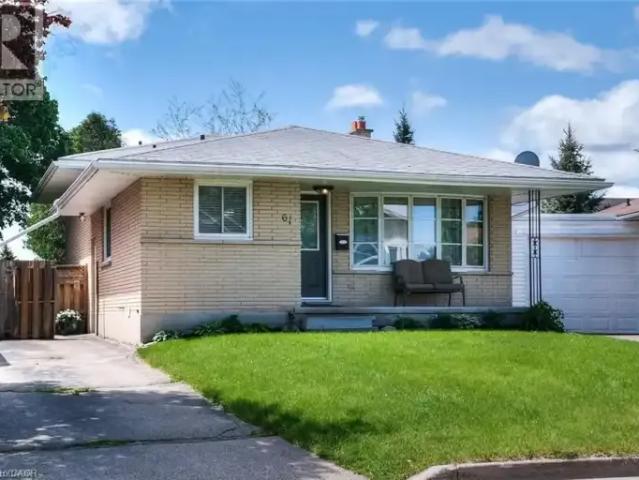 3 Bedroom House Kitchener ON 102518862