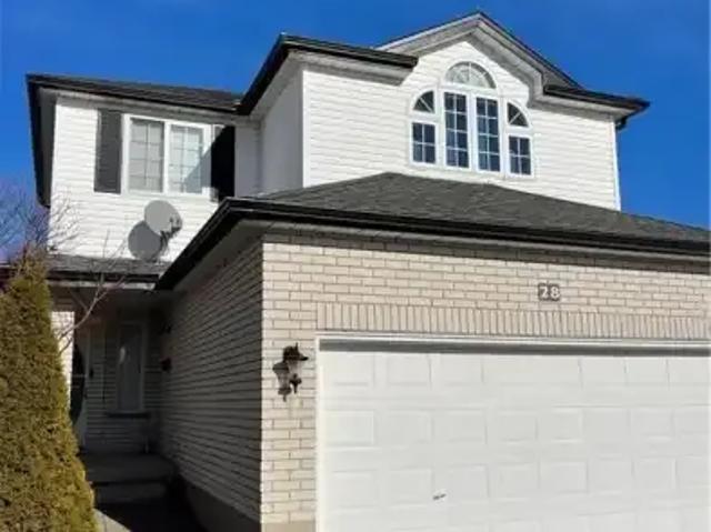 3 Bedroom House Kitchener ON 102658599