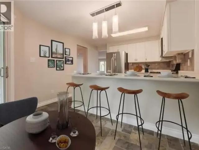 3 Bedroom House Kitchener ON 102952156