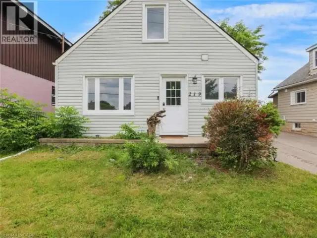 3 Bedroom House Kitchener ON 103380041