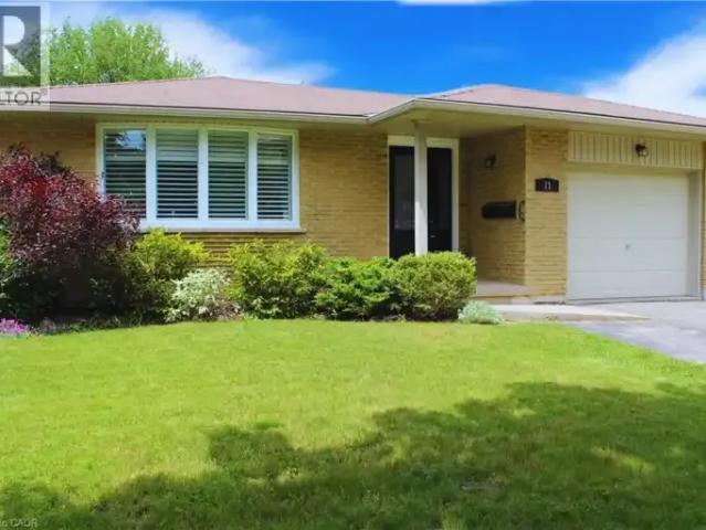 3 Bedroom House Kitchener ON 104888817