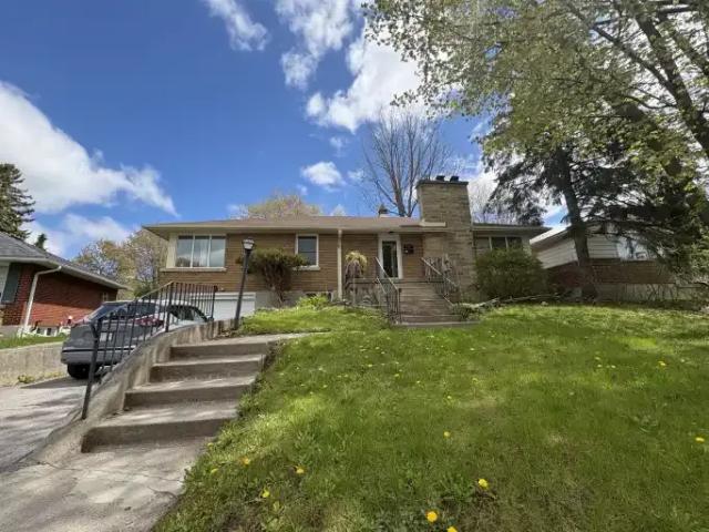 3 Bedroom House Kingston ON LS102339035