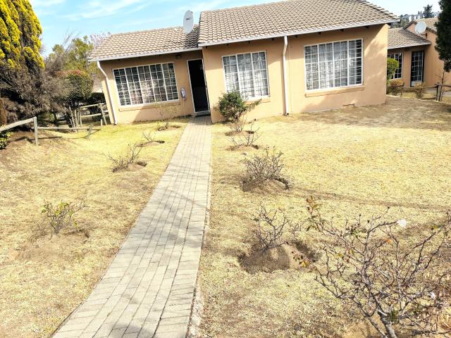 3 Bedroom House in Country View