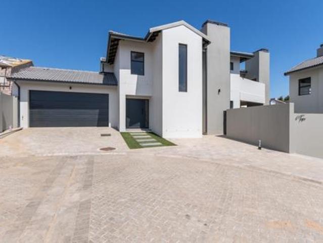3 Bedroom House in Country Club