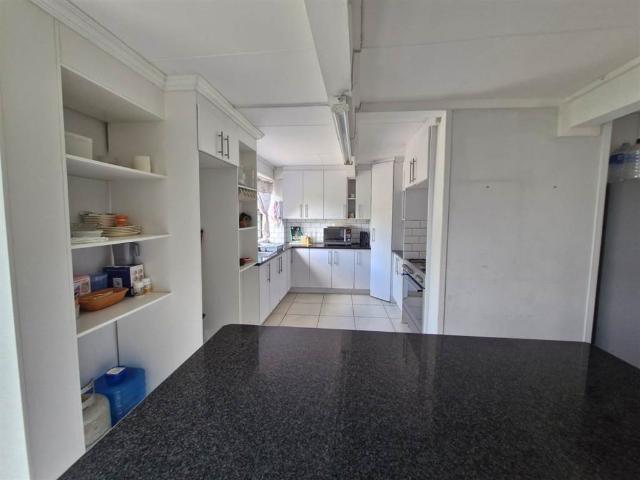 3 Bedroom House in Cove Rock