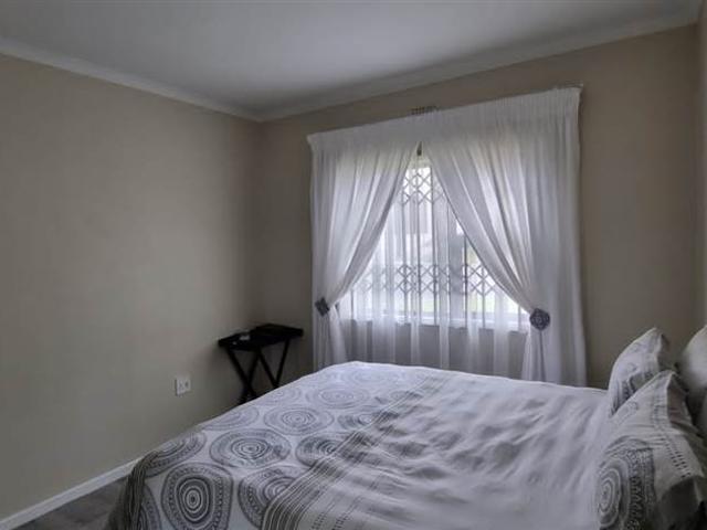 3 Bedroom House in Cove Rock
