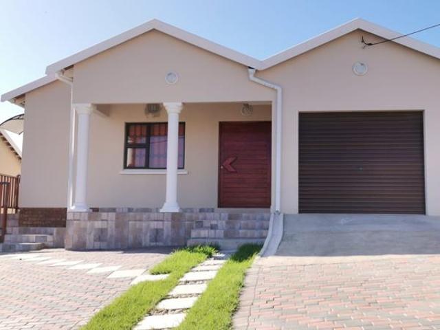 3 Bedroom House in Cove Rock