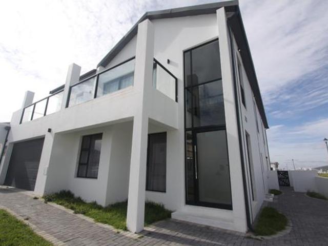3 Bedroom House in Columbine