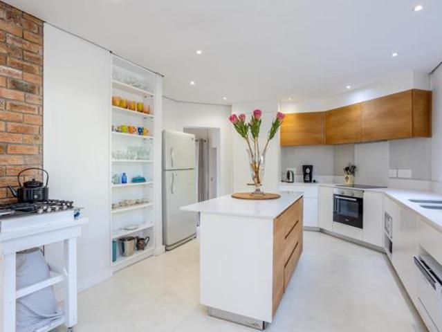 3 Bedroom House in Constantia